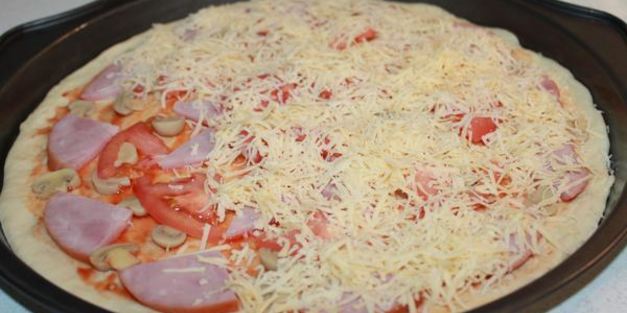 пицца с ветчиной