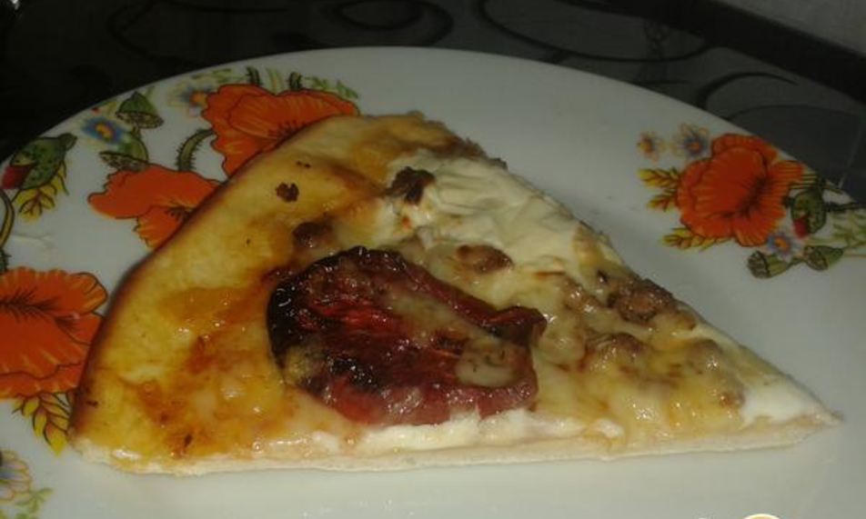 Рецепт пицца с вялеными помидорками и сливочным сыром