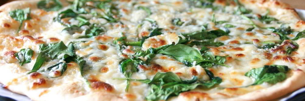 Пицца со шпинатом и сыром