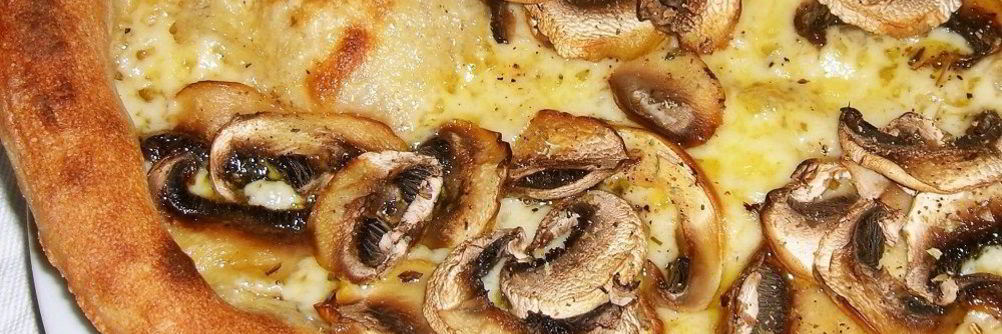 Пицца со свежими грибами
