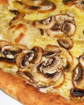 Пицца со свежими грибами