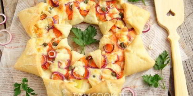 пицца солнце с форелью и картофелем