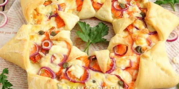 пицца солнце с форелью и картофелем