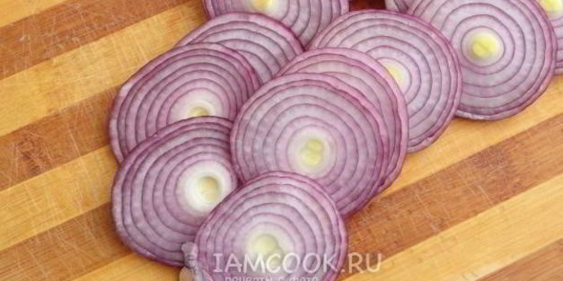 пицца солнце с форелью и картофелем