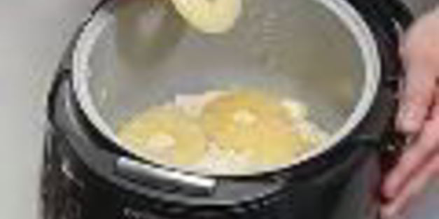 сладкая пицца с ананасами в мультиварке