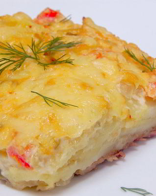 Свинина с картофелем под сырной шубой