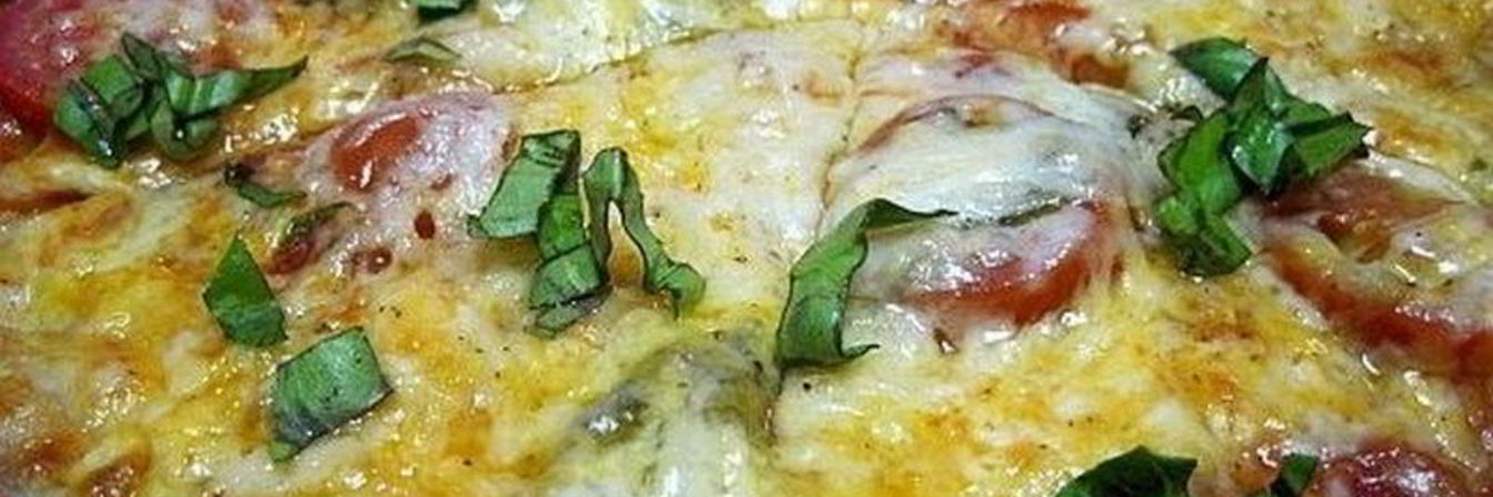 Вегетарианская пицца с шампиньонами и сыром