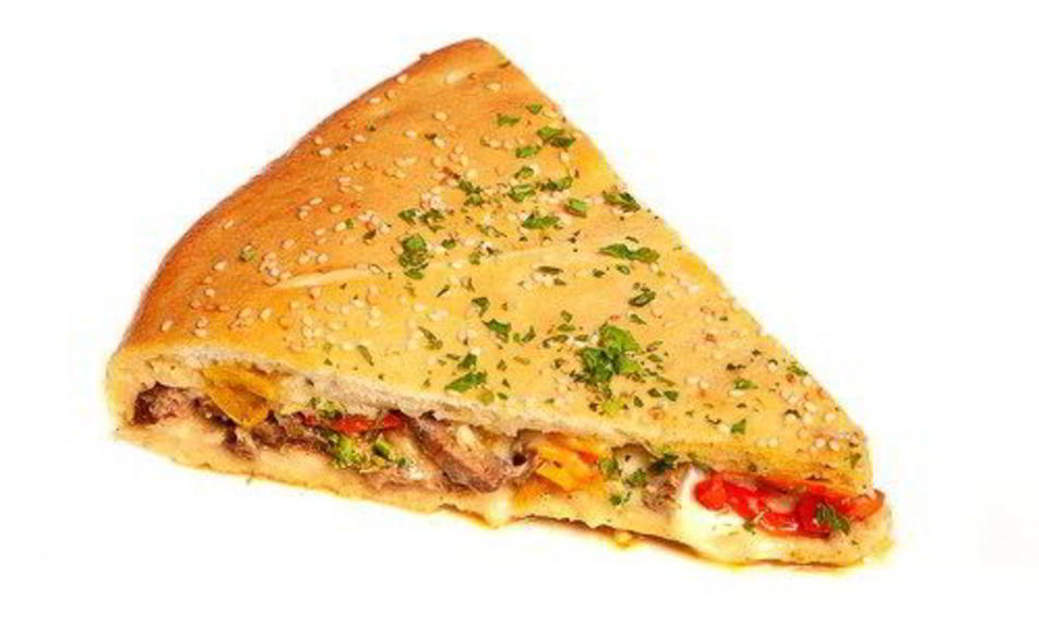 Рецепт закрытая пицца с сельдью, томатами и базиликом