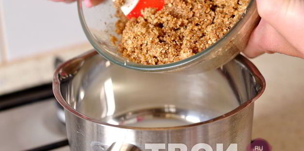 потица, словенский ореховый рулет