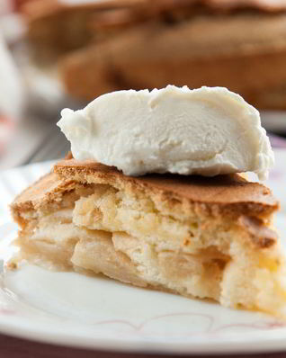 Шарлотка из яблок