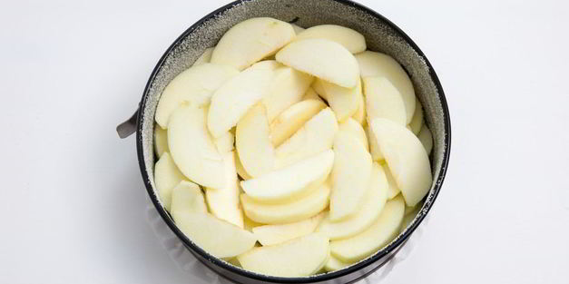 шарлотка из яблок