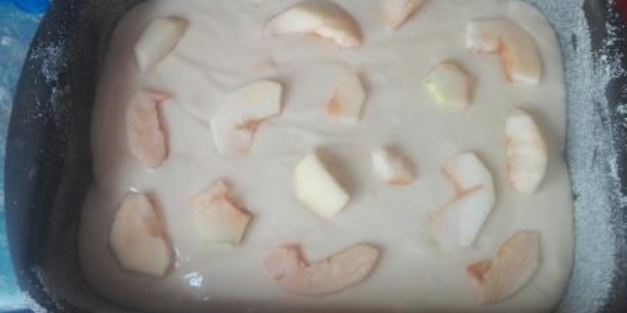 шарлотка с яблоками