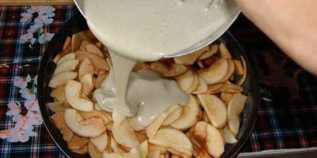 шарлотка яблочная