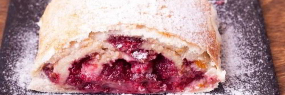 Штрудель с вишней