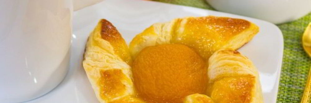 Слойки с абрикосами