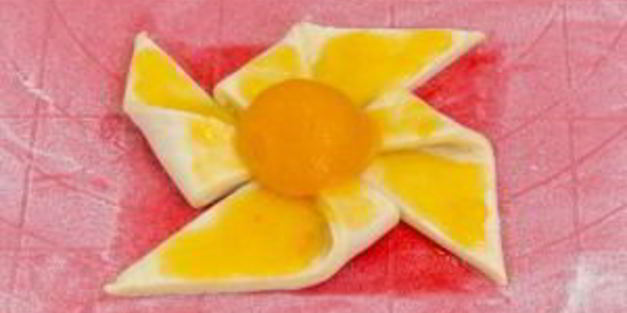 слойки с абрикосами