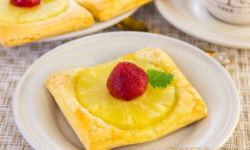 Рецепт слойки с ананасами