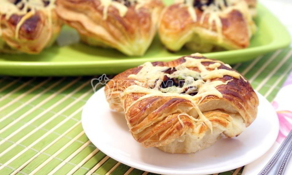 Рецепт слойки с баклажанами и сыром