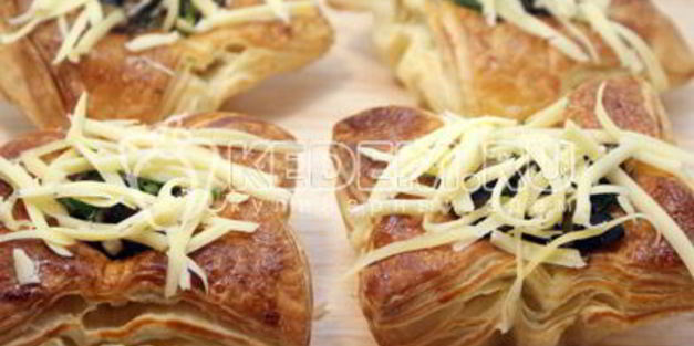 слойки с баклажанами и сыром