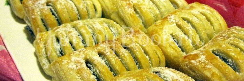 Слойки с черникой