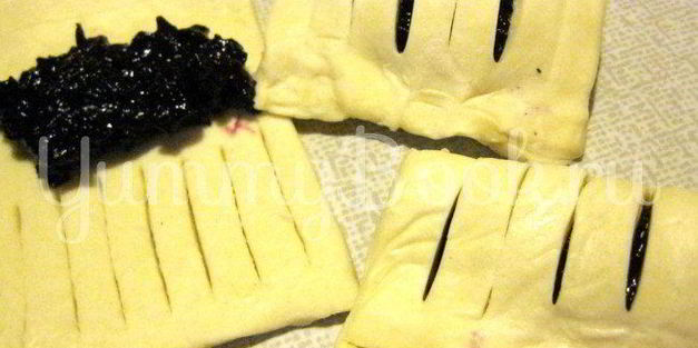 слойки с черникой