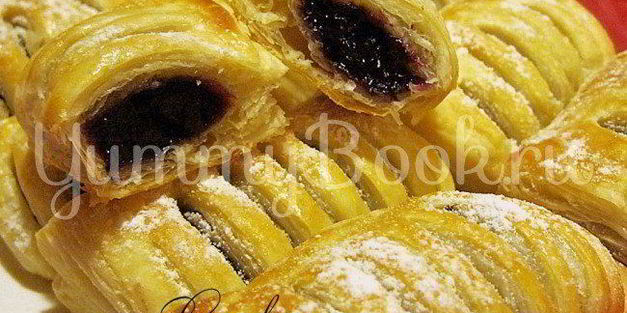 слойки с черникой