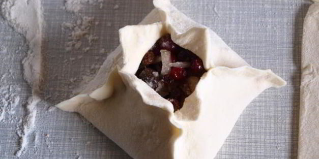 слойки с грушей и шоколадом