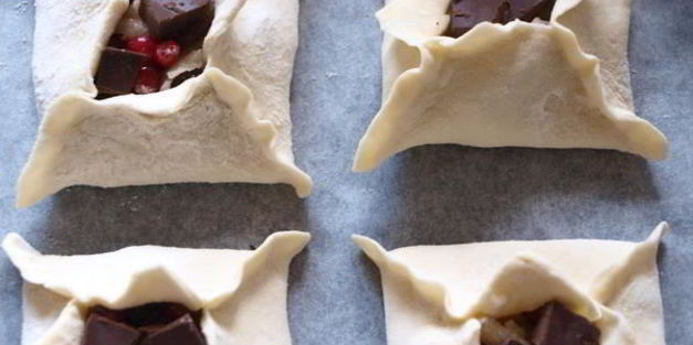 слойки с грушей и шоколадом