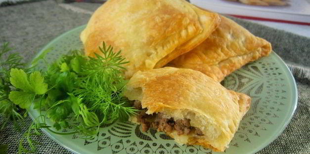 слойки с мясом