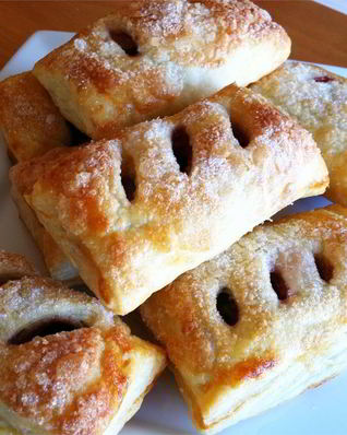 Слойки с нутеллой и малиновым вареньем