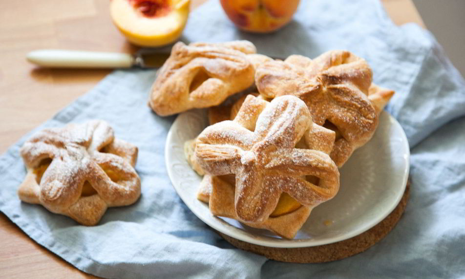 Рецепт слойки с персиками