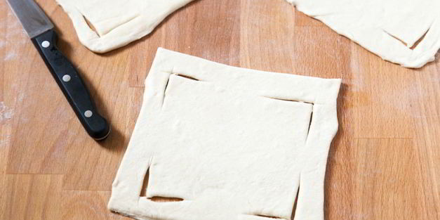 слойки с персиками