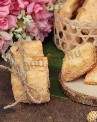 Слойки с сахаром из слоеного теста