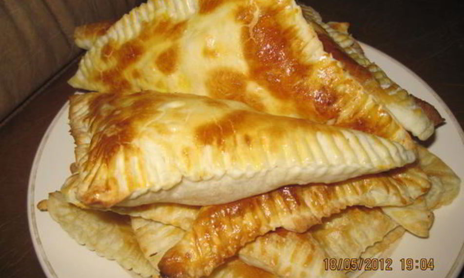 Рецепт слойки с сыром для ленивых