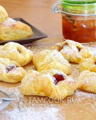 Слойки с вареньем из слоеного теста