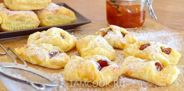 слойки с вареньем из слоеного теста
