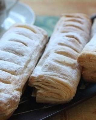 Слойки с вареньем