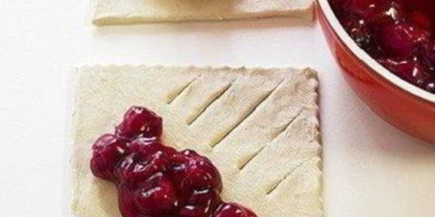 слойки с вишней