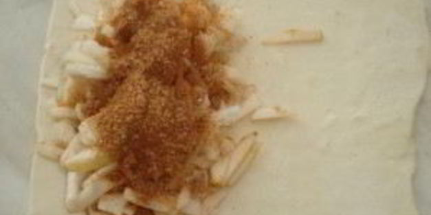 слойки с яблоками из слоеного теста