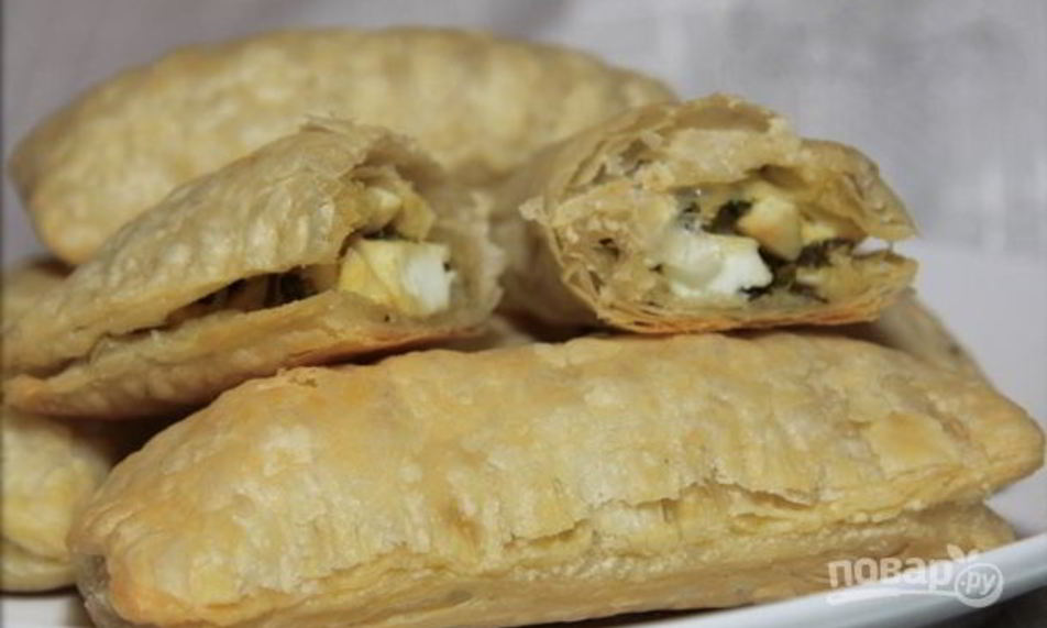 Рецепт слойки с яйцом и луком