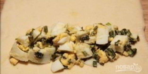 слойки с яйцом и луком