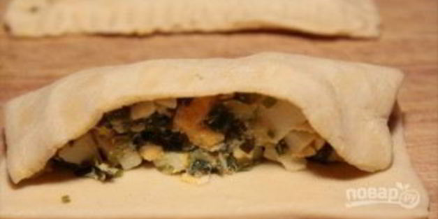 слойки с яйцом и луком