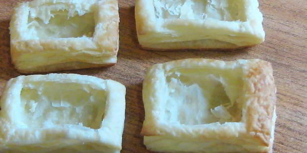 слойки со свекольной начинкой и селедкой