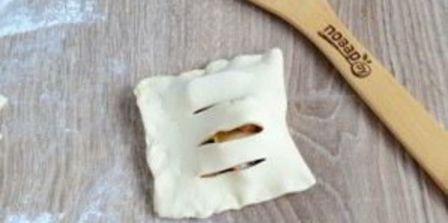 сочные слойки с яблоками