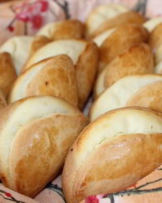 Домашние сочни с творогом к чаю