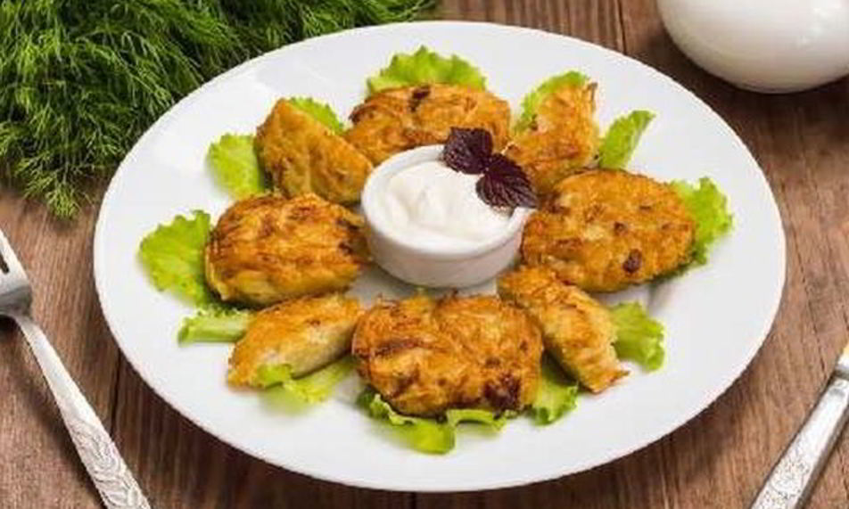 Рецепт картофельные сырники со сметаной