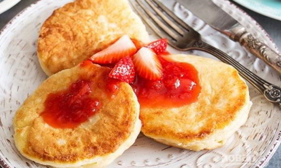 Рецепт сырники с клубничным соусом