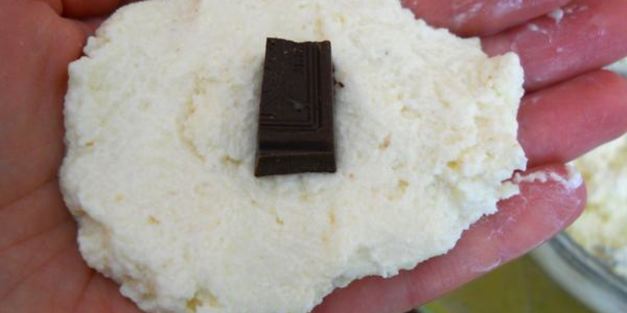 сырники с шоколадом в овсяных хлопьях