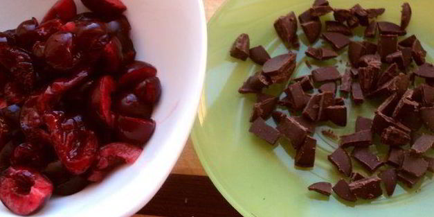 сырники с вишней и шоколадом