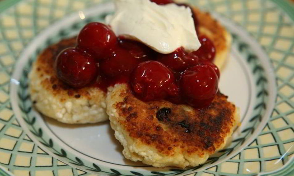 Рецепт сырники с вишневым соусом